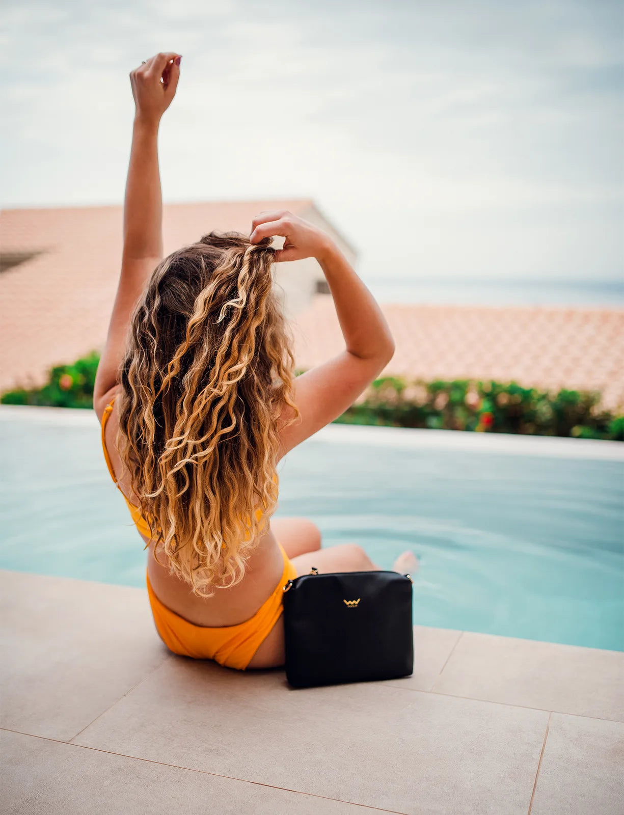 Coalie - Borsa a tracolla con dettagli dorati - Disponibile anche in altri colori